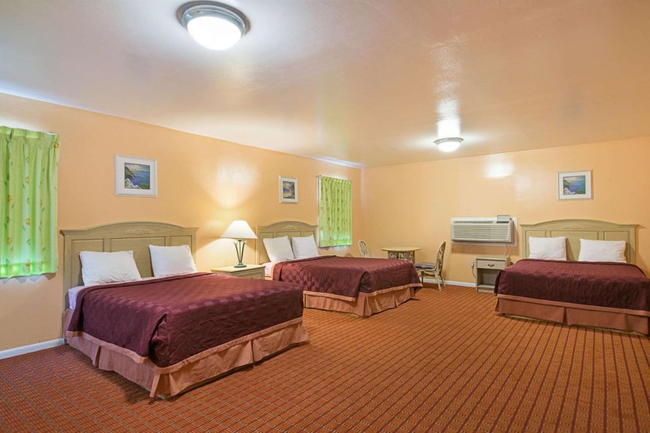 Rodeway Inn Perry Bagian luar foto