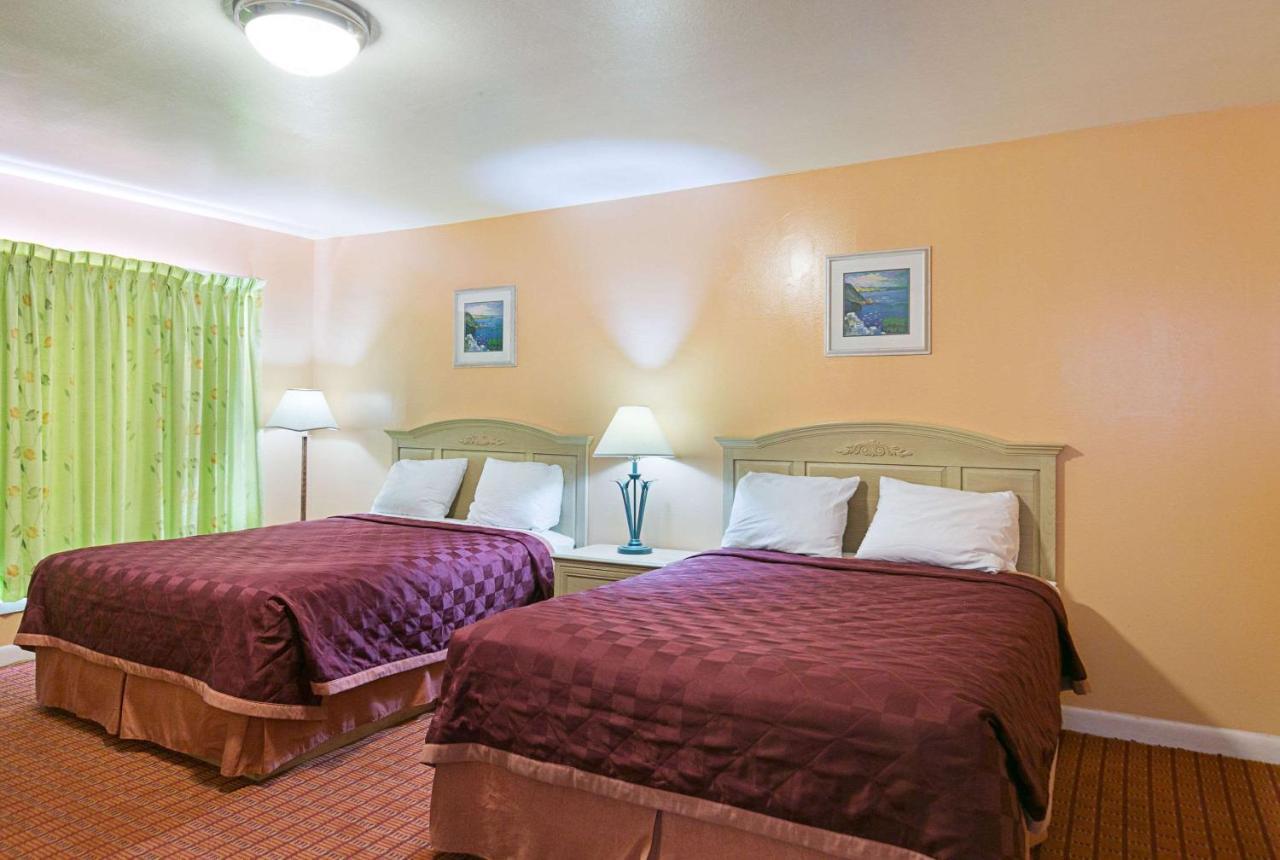 Rodeway Inn Perry Bagian luar foto