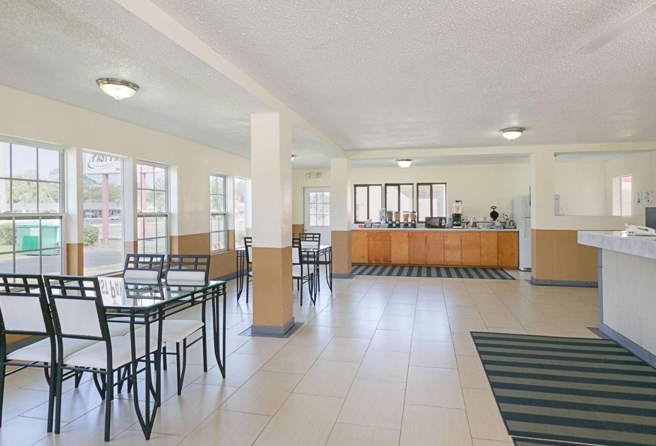 Rodeway Inn Perry Bagian luar foto