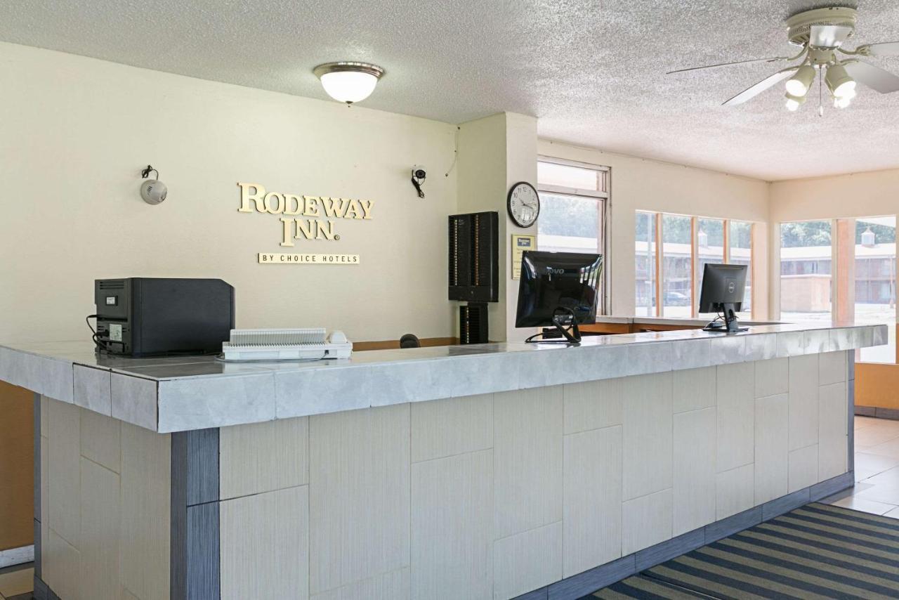 Rodeway Inn Perry Bagian luar foto